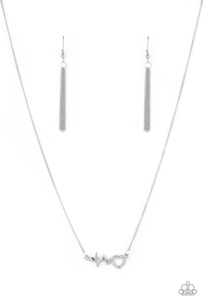 Paparazzi Accessories HEARTBEAT Street - White Necklace & Earrings 