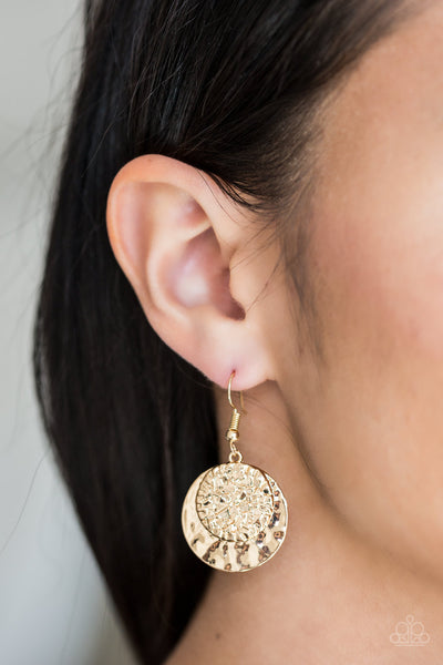 Paparazzi Accessories Texture Tribute - Gold Earrings 