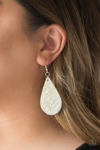 Paparazzi Accessories Feelin Groovy - White Earrings 