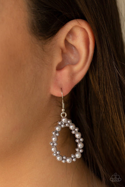 Paparazzi Accessories Pearl Spectacular Silver Earrings 