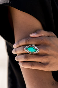 Paparazzi Accessories Leading Luster - Green Ring