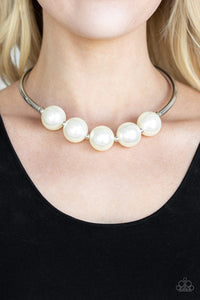 Paparazzi Accessories Welcome To Wall Street - White Necklace & Earrings 