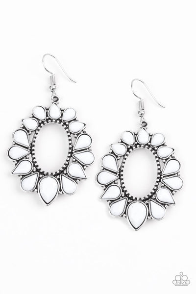 Paparazzi Accessories Fashionista Flavor - White Earrings 