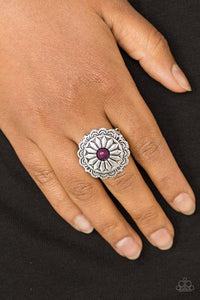 Paparazzi Accessories Daringly Daisy - Purple Ring