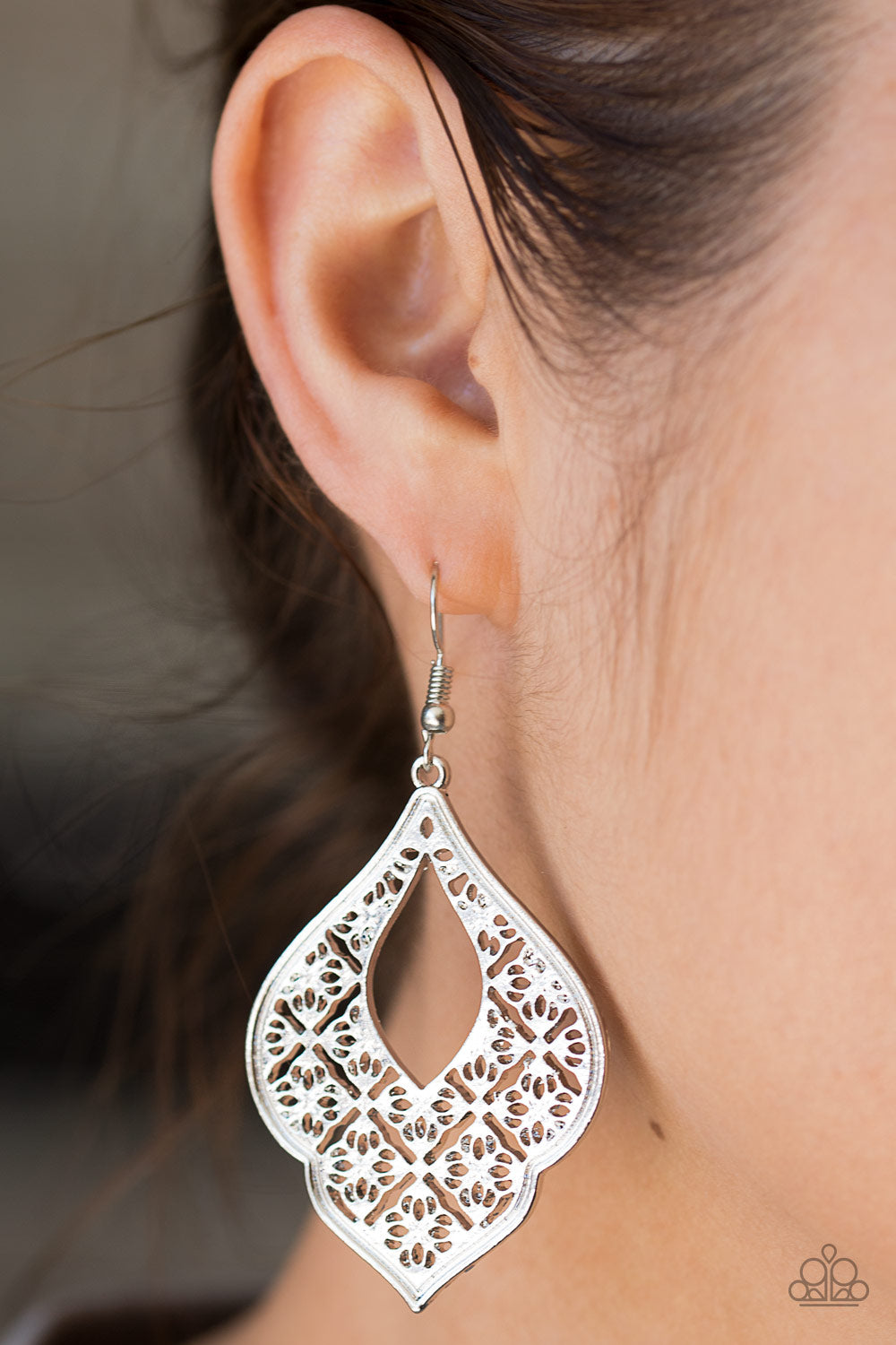 Paparazzi Accessories Totally Taj Mahal - Silver Earrings