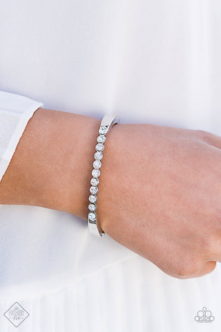 Paparazzi Accessories Totally Trillionaire White Bracelet 