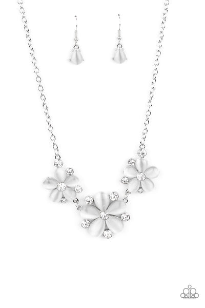 Paparazzi Accessories Effortlessly Efflorescent - White Necklace & Earrings