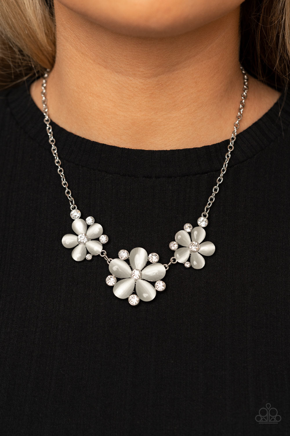 Paparazzi Accessories Effortlessly Efflorescent - White Necklace & Earrings