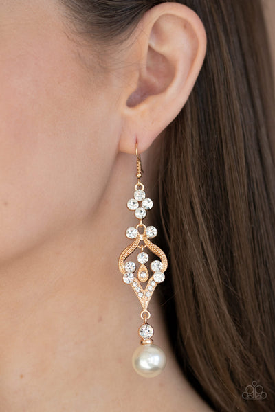 Paparazzi Accessories Elegantly Extravagant - Gold Earrings 