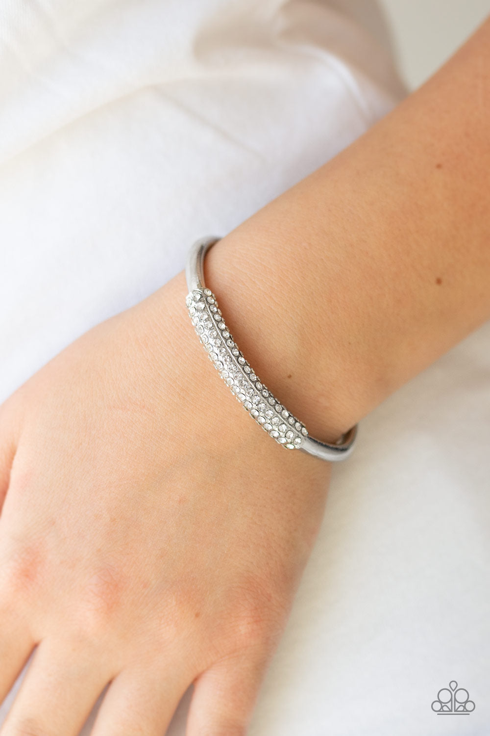 Paparazzi Accessories Day to Day Dazzle - White Bracelet 