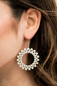 Paparazzi Accessories Pearly Poise - White Earrings 