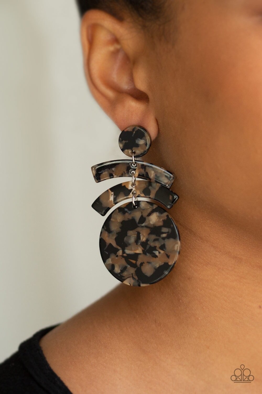 Paparazzi Accessories In The Haute Seat Brown Earrings 