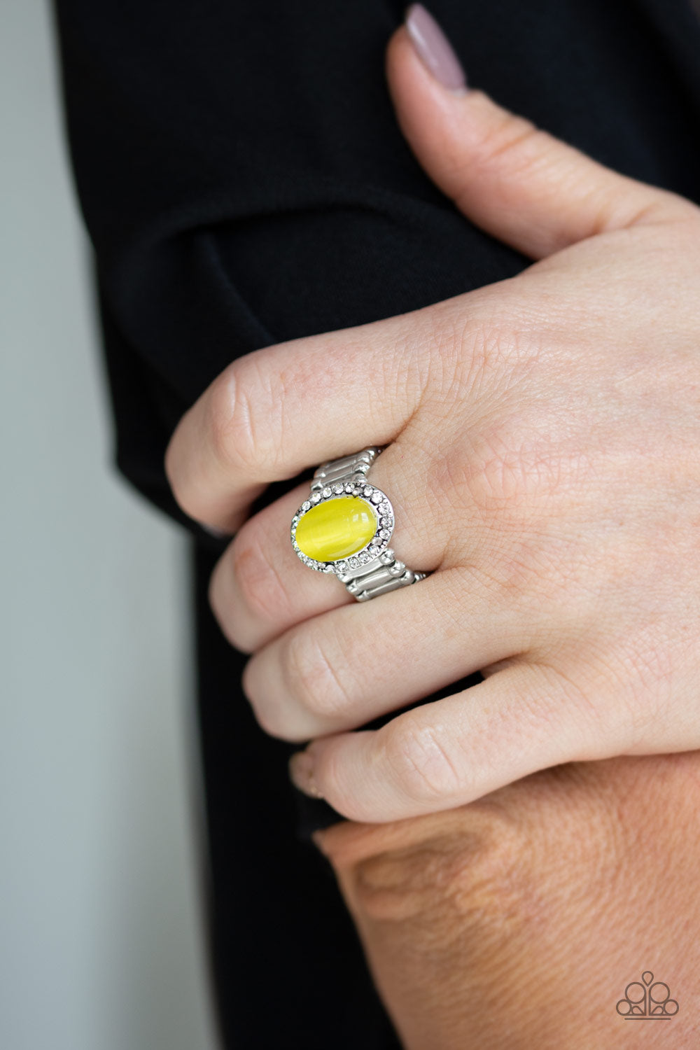 Paparazzi Accessories Laguna Luxury - Yellow Ring