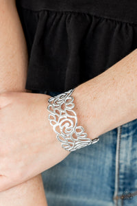 Paparazzi Accessories Victorian Gardens - White Bracelet 