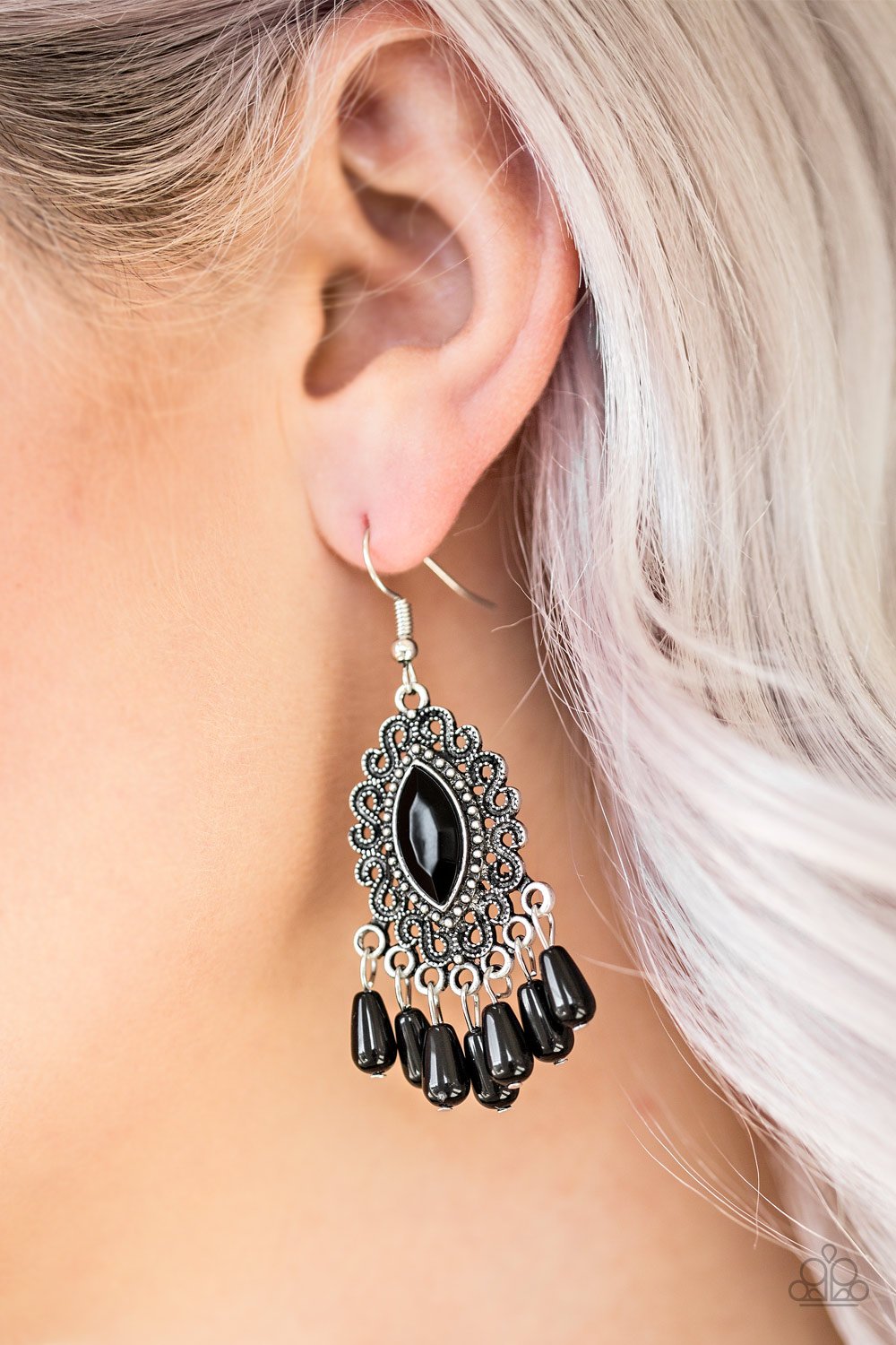 Paparazzi Accessories Private Villa - Black Earrings 