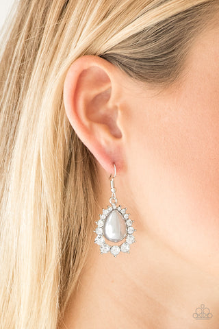 Paparazzi Accessories Regal Renewal - Silver Earrings 