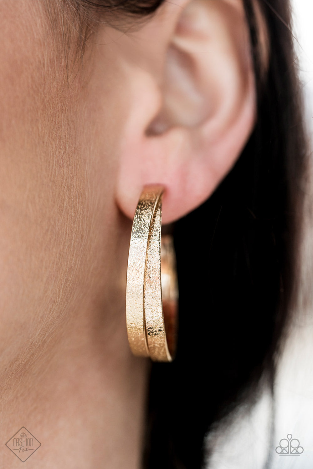 Paparazzi Accessories High-Class Shine gold hoop earrings 