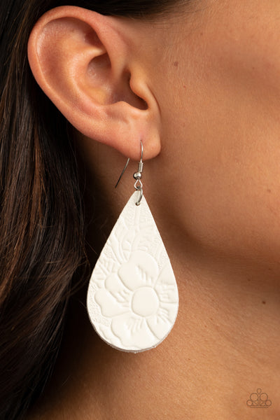 Paparazzi Accessories Beach Garden - White Earrings 