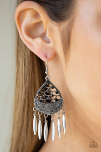 Paparazzi Accessories Wolf Den - Black Earrings 