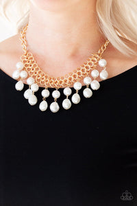 Paparazzi Accessories 5th Avenue Fleek - Gold Necklace & Earrings 