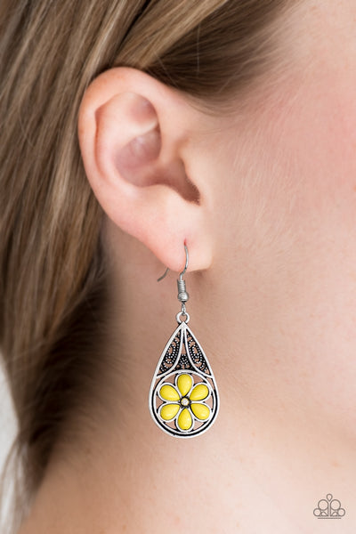 Paparazzi Earring Countryside Cottage - Yellow