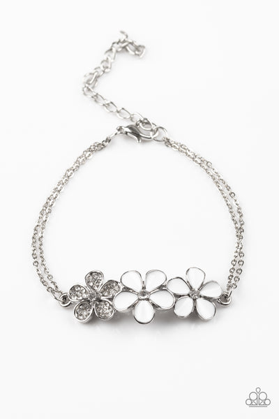 Paparazzi Accessories Flowering Fiji White Bracelet 