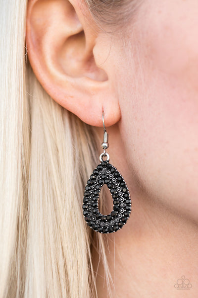 Paparazzi Accessories Make A GLAM Out Of You - Black Earrings 