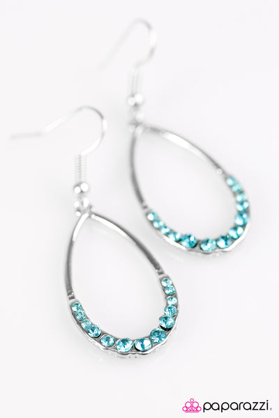 Paparazzi Accessories Kiss The Girl - Blue Earrings 