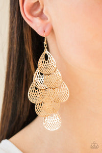 Paparazzi Accessories Lure them in - Gold Earrings 