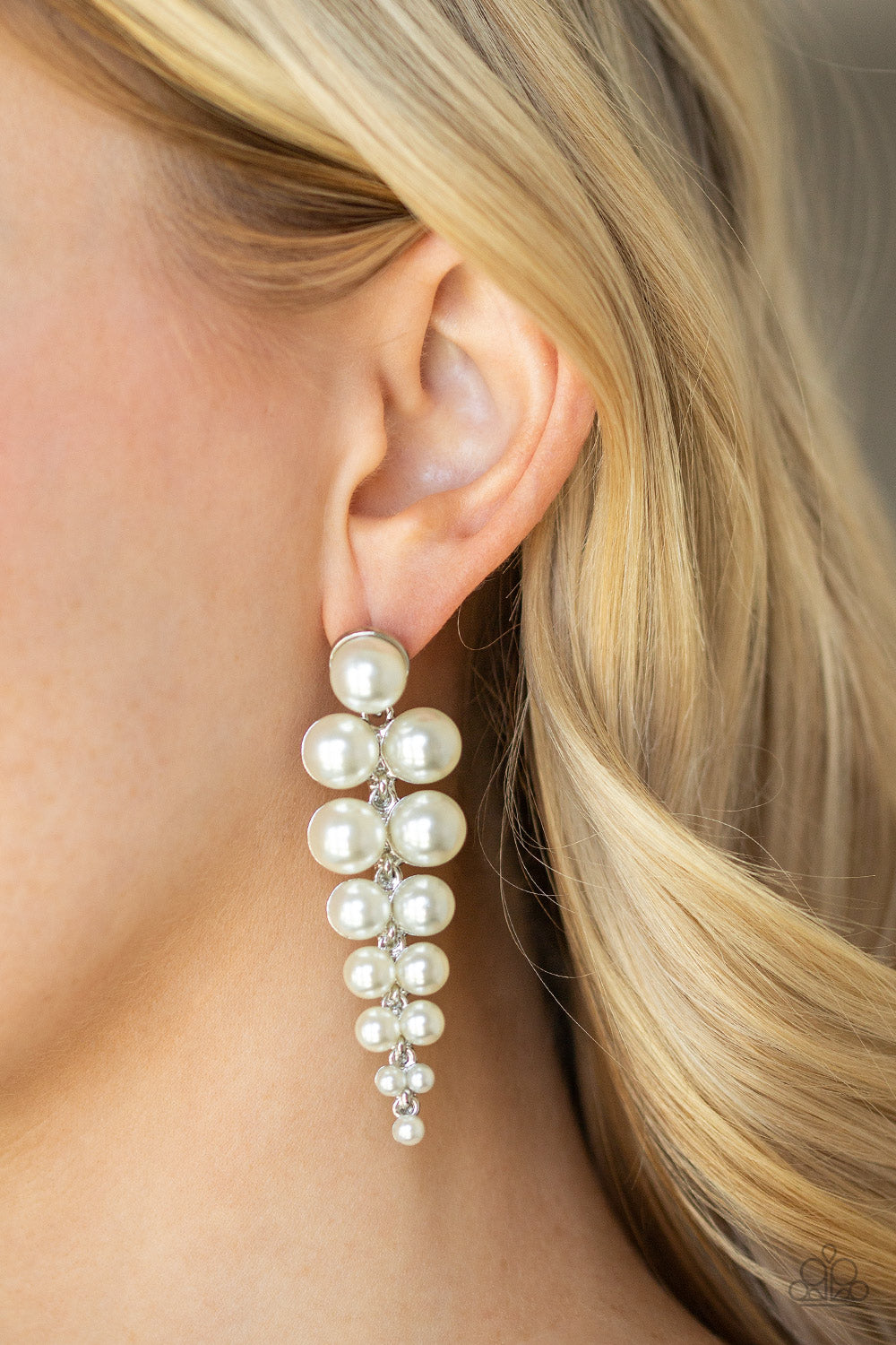 Paparazzi Accessories Totally Tribeca - White Earrings 