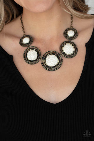 Paparazzi Accessories ​She Went West - Brass Necklace & Earrings 