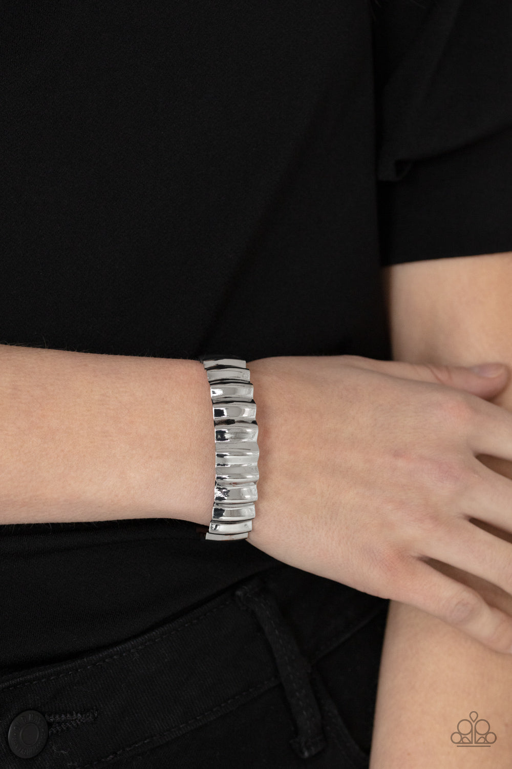 Paparazzi Accessories Across The HEIR-Waves - Silver Bracelet 