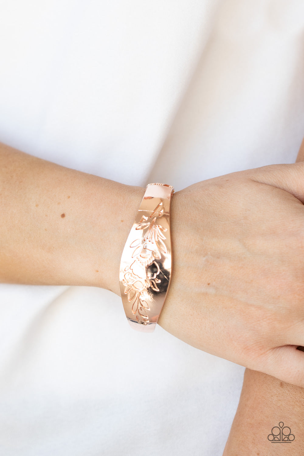 Paparazzi Accessories Fond of Florals - Rose Gold Bracelet 