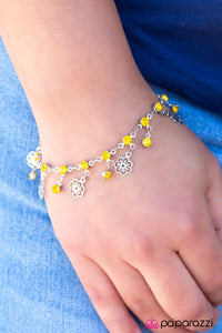 Paparazzi Accessories Hibiscus Breeze - Yellow Bracelet 