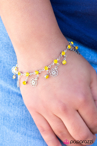 Paparazzi Accessories Hibiscus Breeze - Yellow Bracelet 